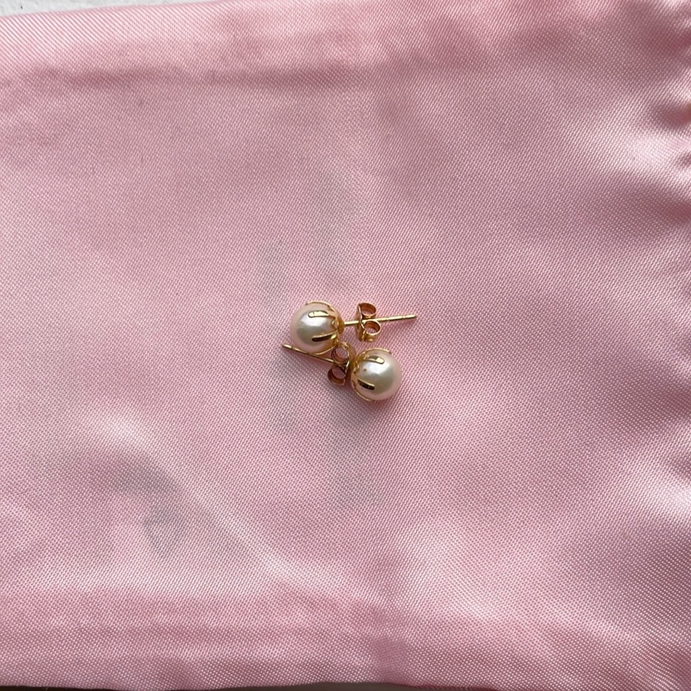 White pearl earrings